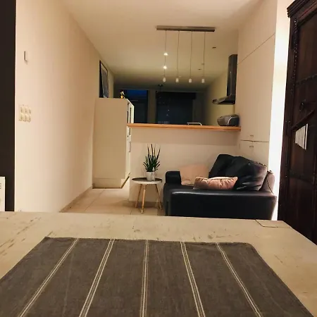 Deluxe With Shared Pool أوستيند