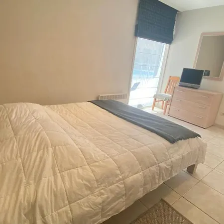 Deluxe With Shared Pool *