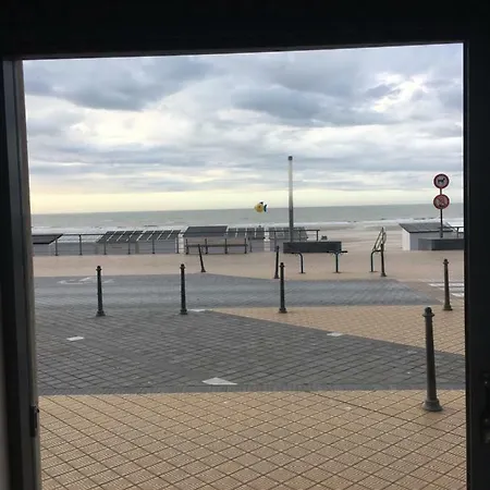 Deluxe With Shared Pool Apartament