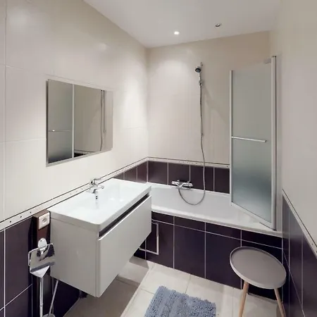 Deluxe With Shared Pool *