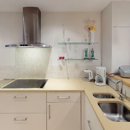 Apartament Deluxe With Shared Pool