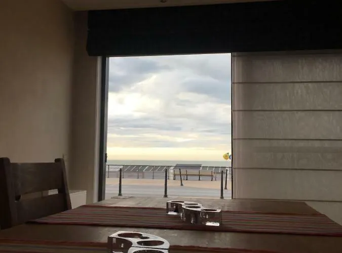 Deluxe With Shared Pool * Oostende